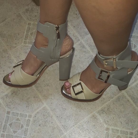 Kenneth cole leather multi color strap pumps